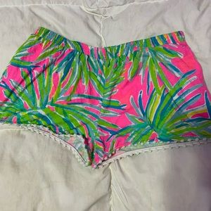 LILLY PULITZER SHORTS. never worn and no stains